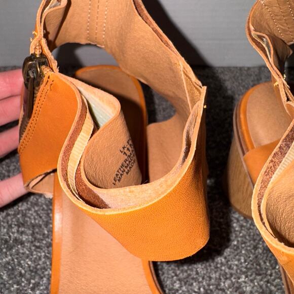 Lucky Brand Women's Brown Heel‎ - Picture 2 of 6